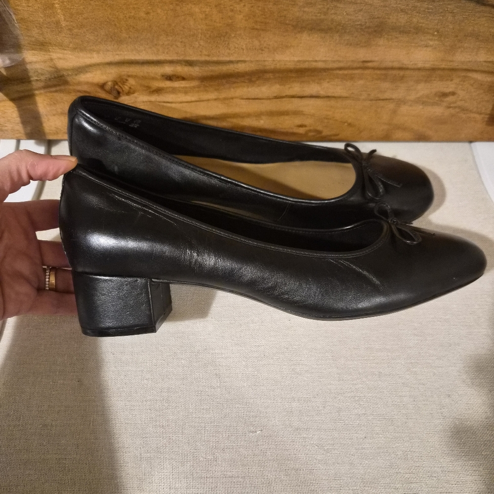 Clarks New Black Leather Casual Shoes Office Heels NWOT Sz 12 - Picture 3 of 11